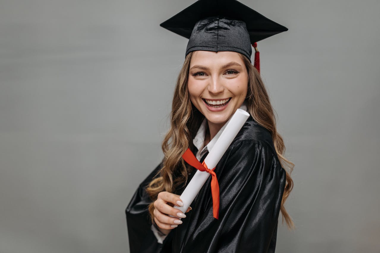 Semirecogidos y recogidos para estar radiante en tu graduación 2025