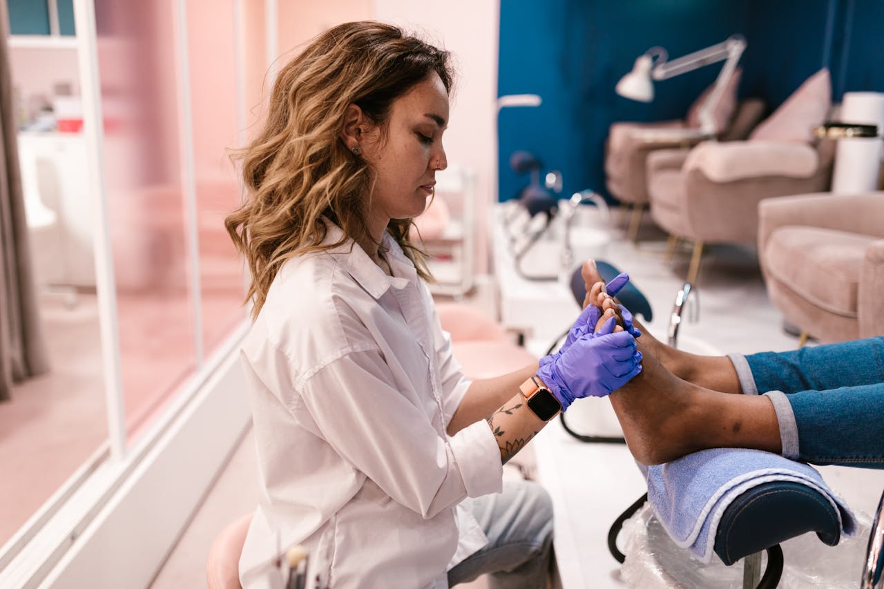 Hazte la pedicura en MAS PELUQUEROS