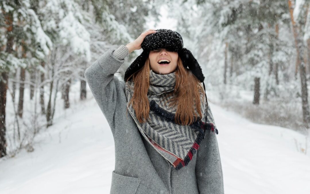 Adiós al encrespamiento: ¿Cómo proteger tu cabello del frío y la humedad?