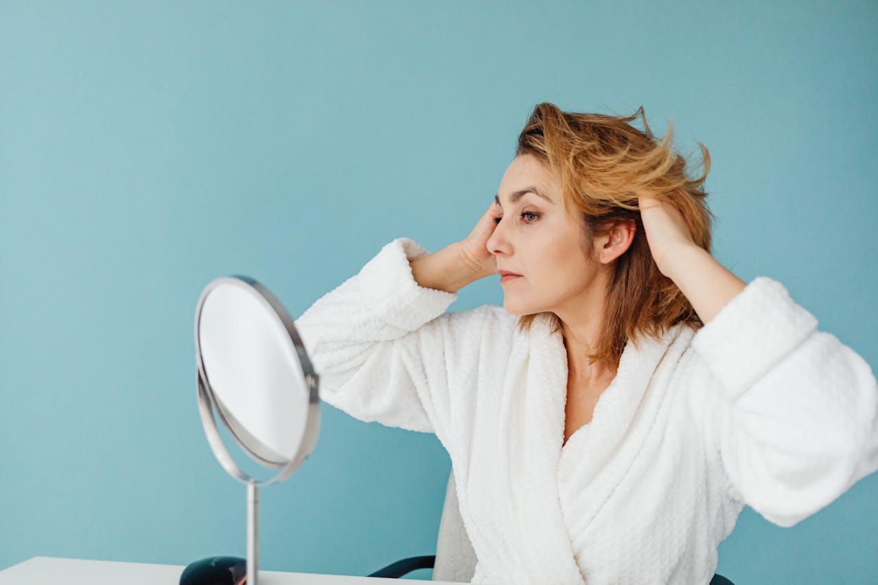 Descubre por qué el cabello se vuelve más fino con la edad 