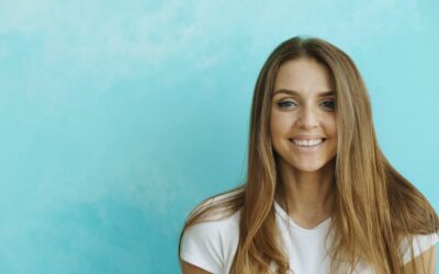 ¿Cómo mantener el color del pelo en verano? Evita el desgaste por el sol y el cloro