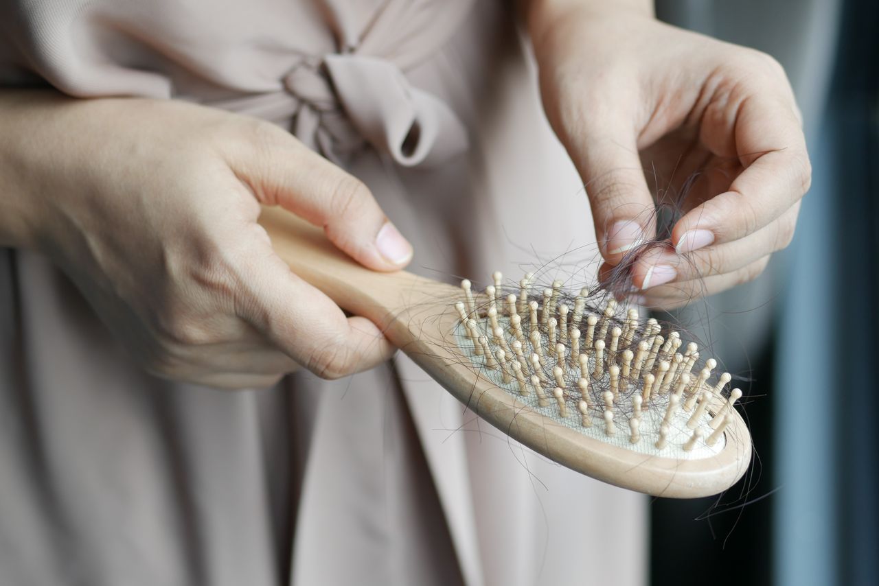 Combatir la caída del cabello en otoño y sanar tu cuero cabelludo